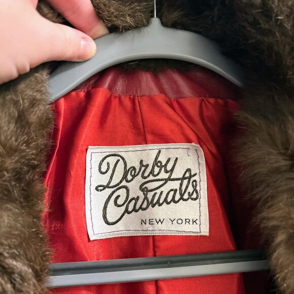 Vintage 70s Dorby Casuals Red Leather Coat w/ Fur Collar – Belted - Picture 3 of 3